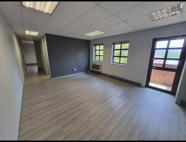 175M² OFFICE TO LET IN RIVONIA